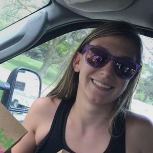 Meet your Posher, Jillian